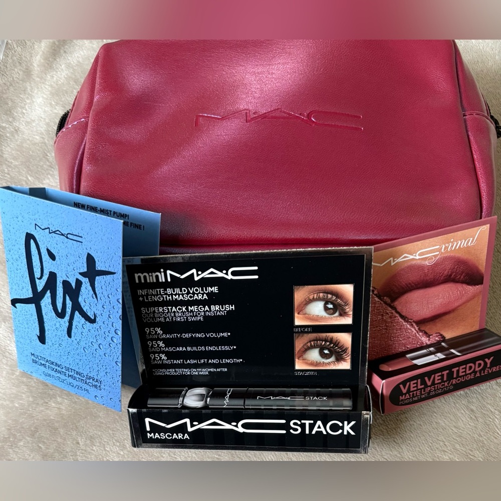 MAC Mini Makeup Set with Cosmetic Bag, NEW! - Picture 3 of 14